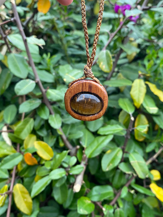 Tigers Eye in Rimu Necklace